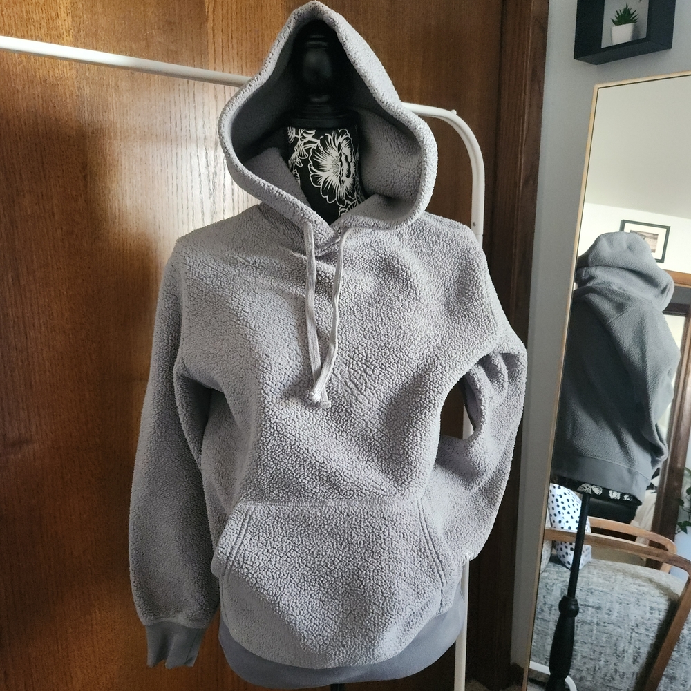 Zine Textured Hoodie in Light Gray